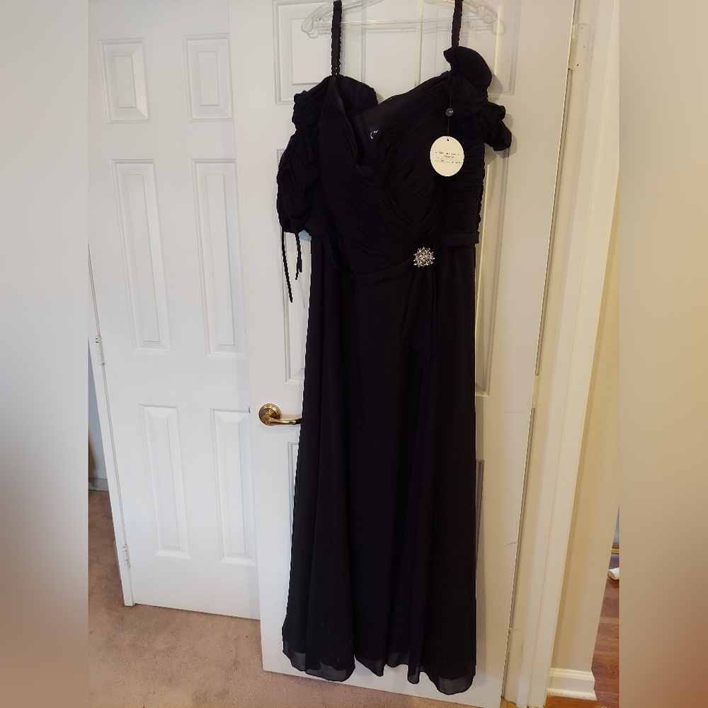 NWT Sydney's Closet Black Gown sz 30W